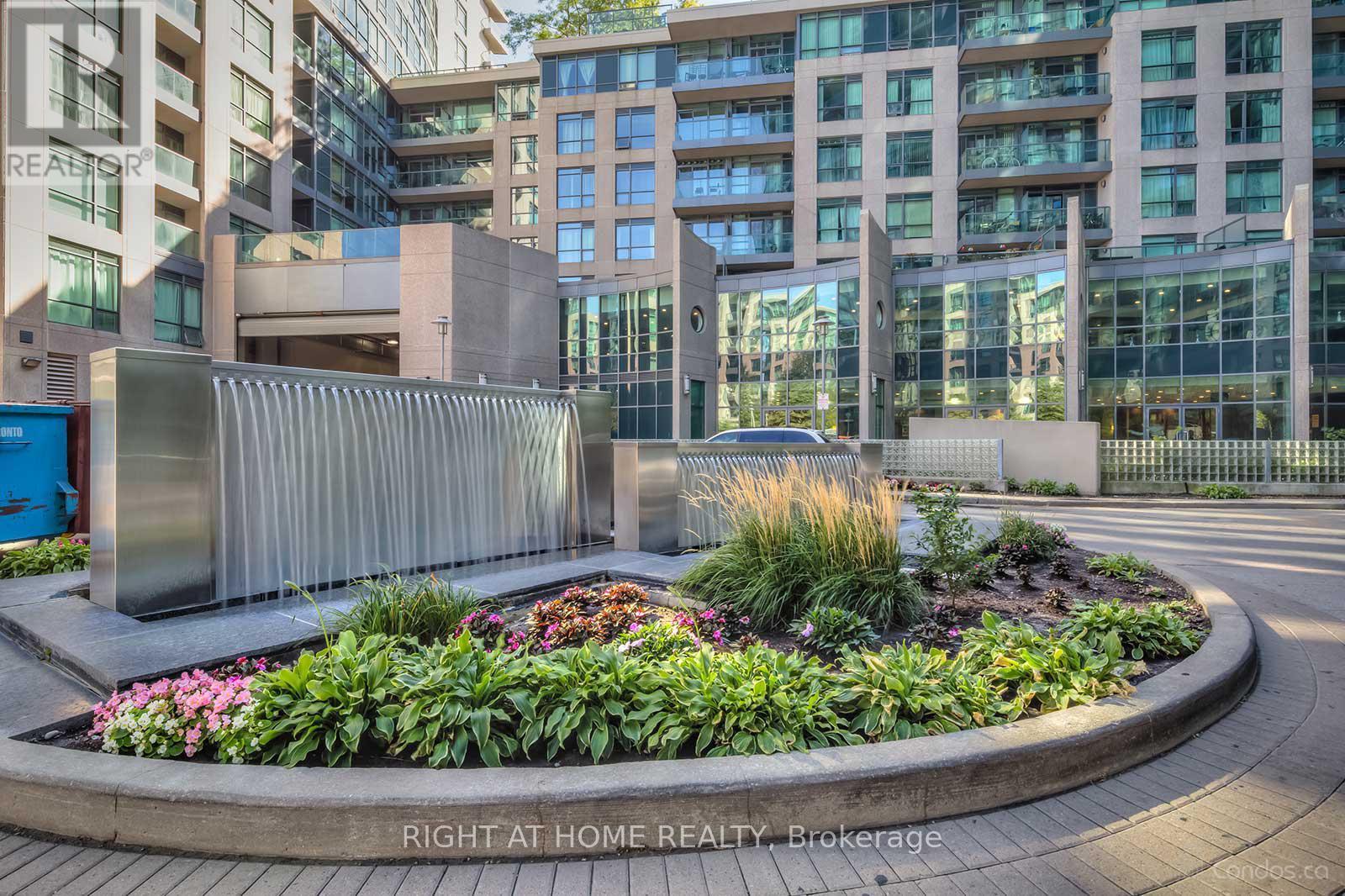 1212 - 231 Fort York Boulevard, Toronto, Ontario  M5V 1B2 - Photo 4 - C12636762