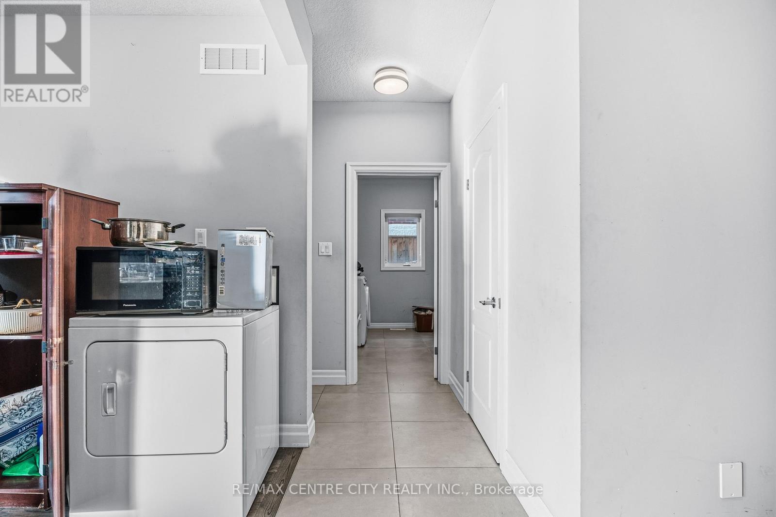 1999 Maddex Way, London North, Ontario  N5X 0M8 - Photo 16 - X12636950