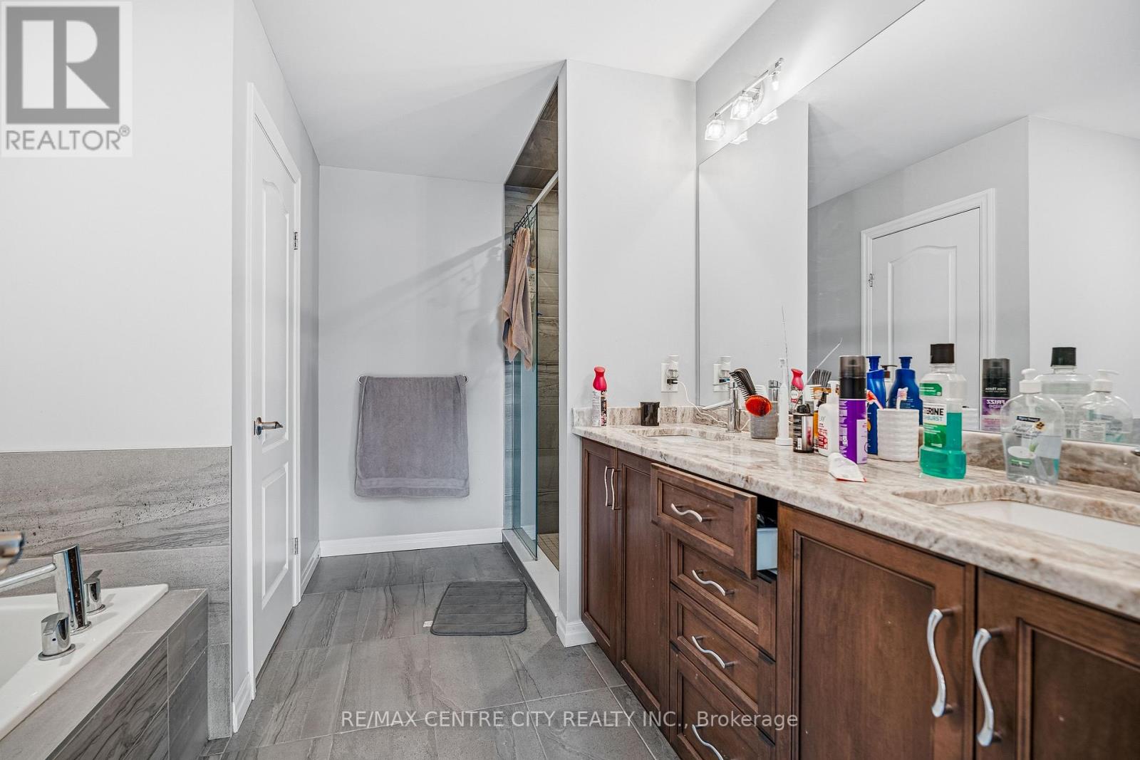 1999 Maddex Way, London North, Ontario  N5X 0M8 - Photo 33 - X12636950