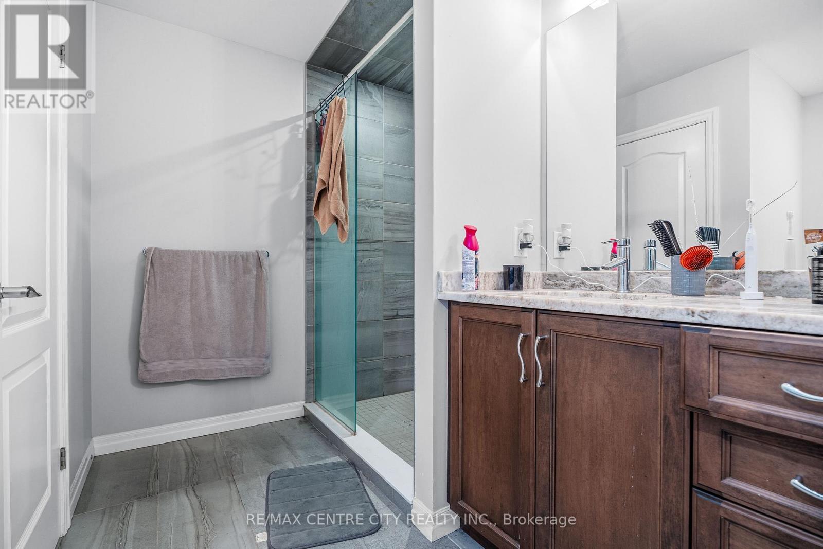 1999 Maddex Way, London North, Ontario  N5X 0M8 - Photo 35 - X12636950