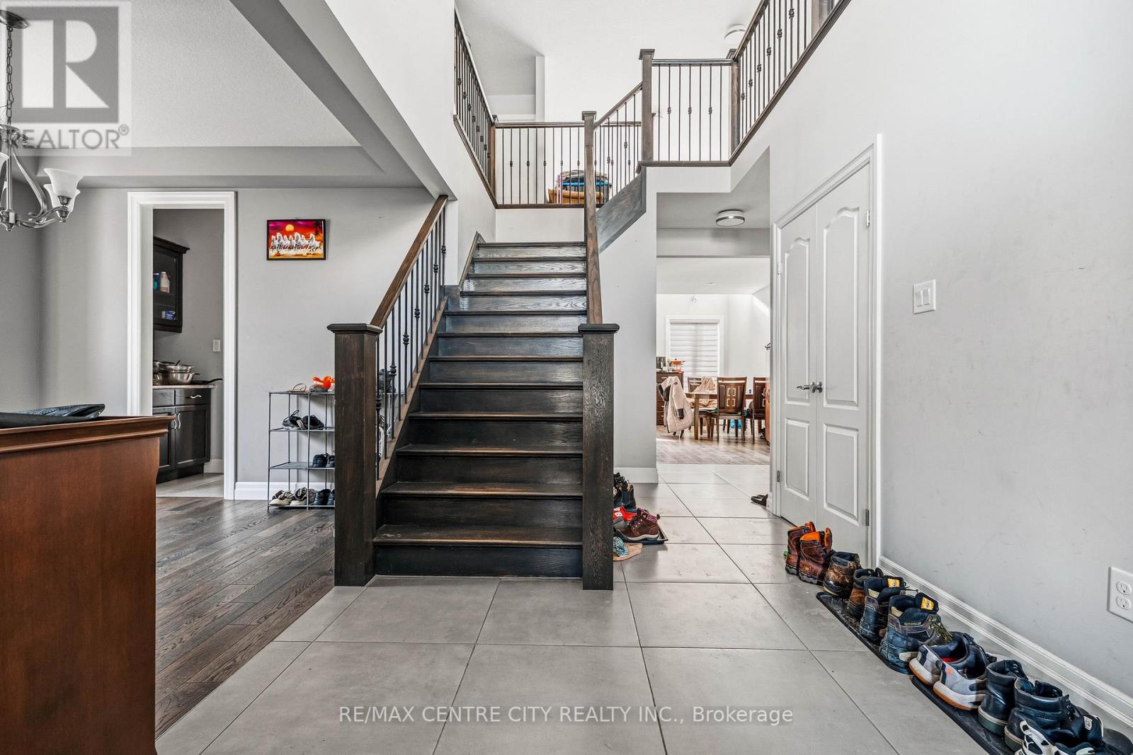 1999 Maddex Way, London North, Ontario  N5X 0M8 - Photo 5 - X12636950