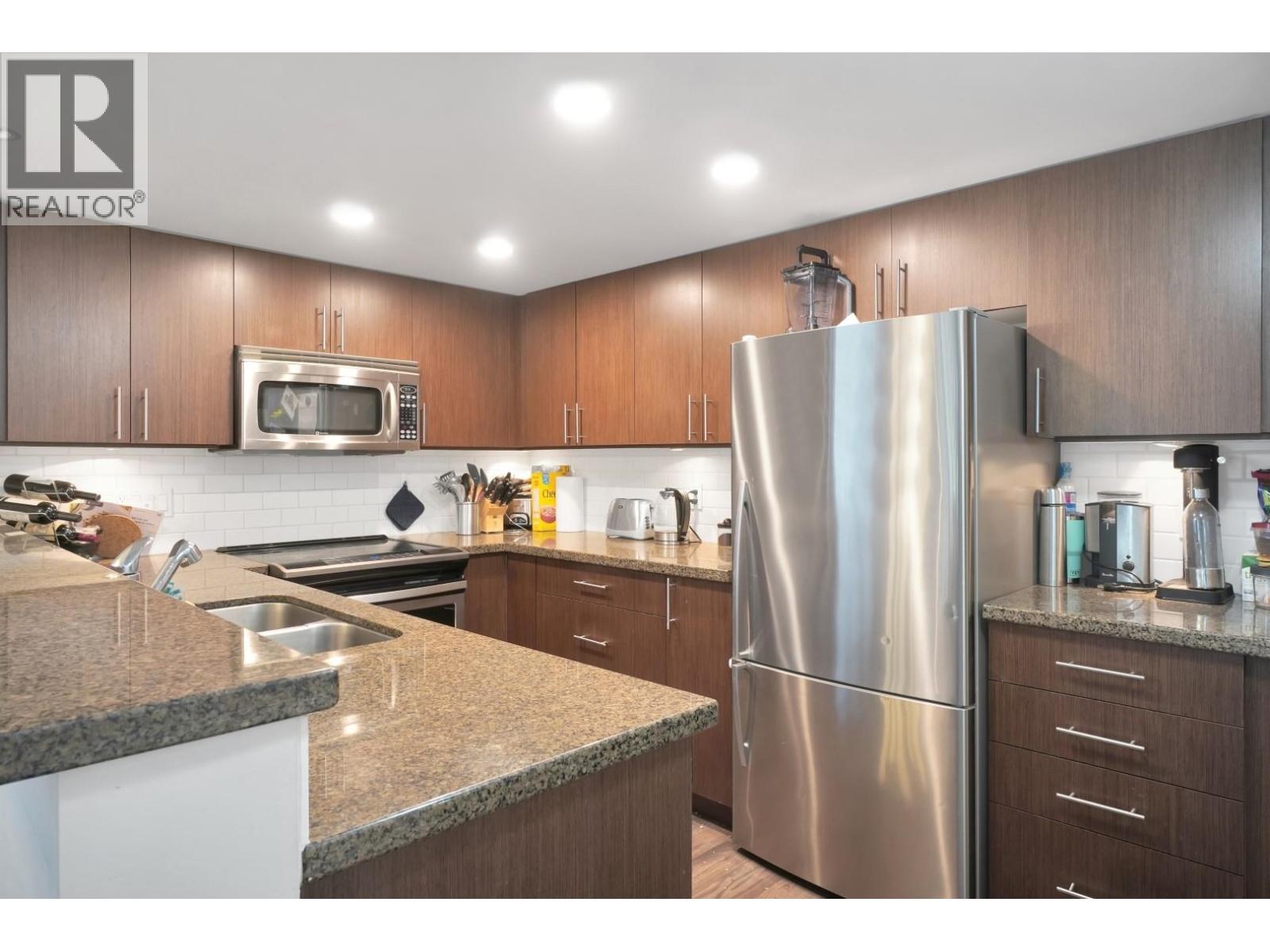 910 Quebec Street, Vancouver, British Columbia  V6A 0A3 - Photo 10 - R3074102