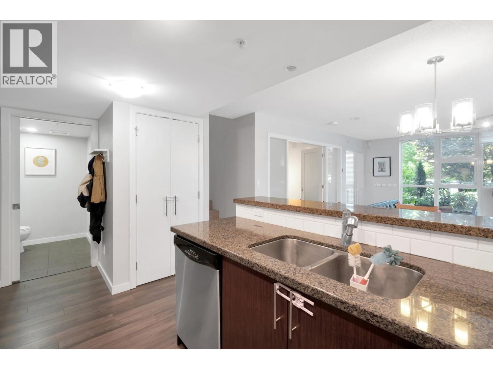 910 Quebec Street, Vancouver, British Columbia  V6A 0A3 - Photo 13 - R3074102