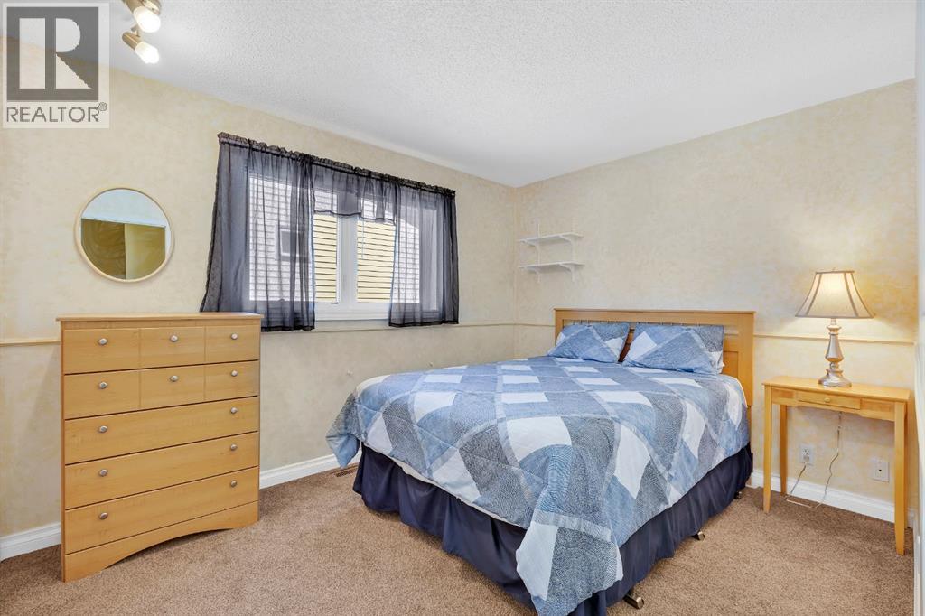 32 Rideau Close Sw, Airdrie, Alberta  T4B 1A6 - Photo 16 - A2263593