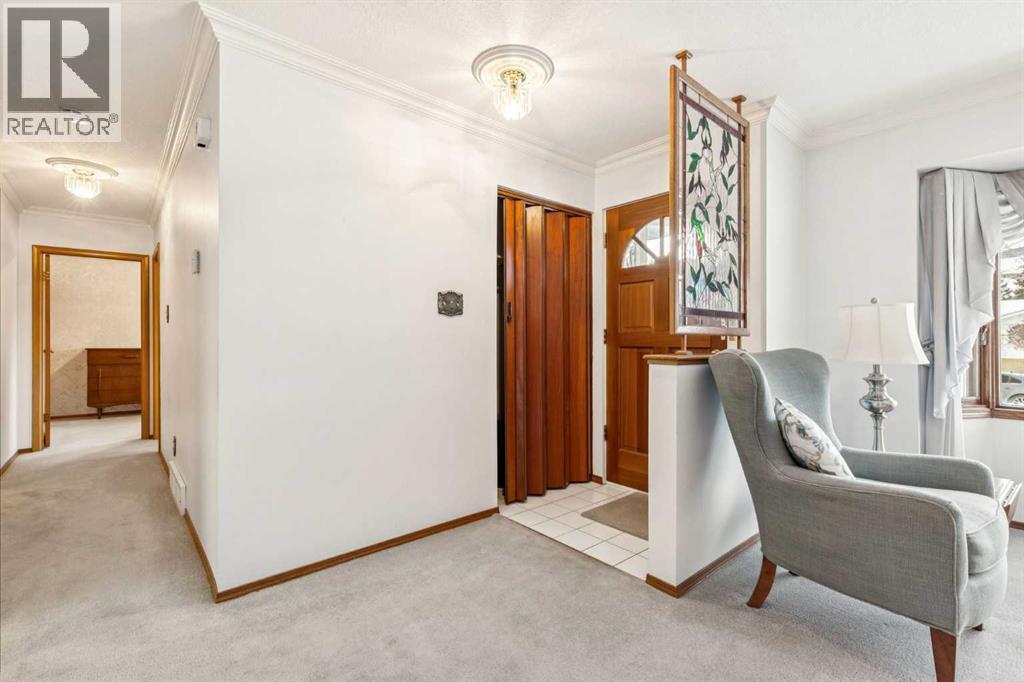 34 Atlanta Crescent Se, Calgary, Alberta  T2J 0Y1 - Photo 4 - A2275322