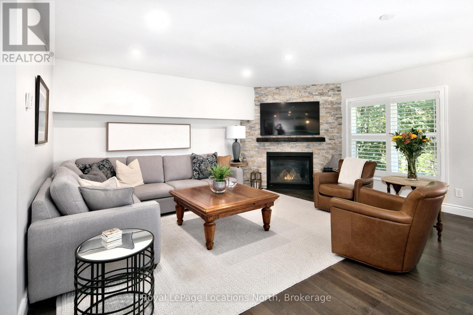 417 Mariners Way, Collingwood, Ontario L9Y 5C7 - Photo 4 - S12371233