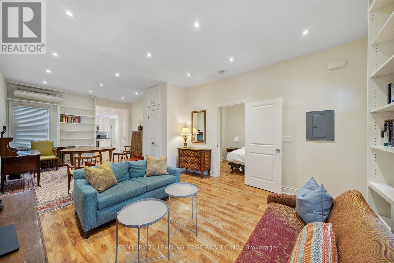 Main - 227 Clinton Street, Toronto, Ontario  M6G 2Y4 - Photo 10 - C12636886