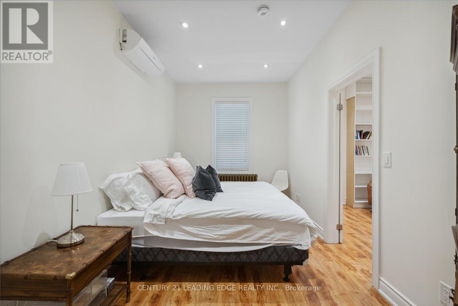 Main - 227 Clinton Street, Toronto, Ontario  M6G 2Y4 - Photo 15 - C12636886