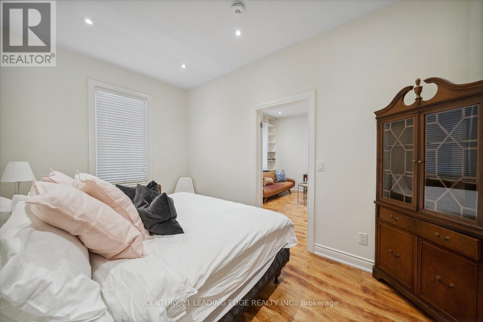 Main - 227 Clinton Street, Toronto, Ontario  M6G 2Y4 - Photo 16 - C12636886