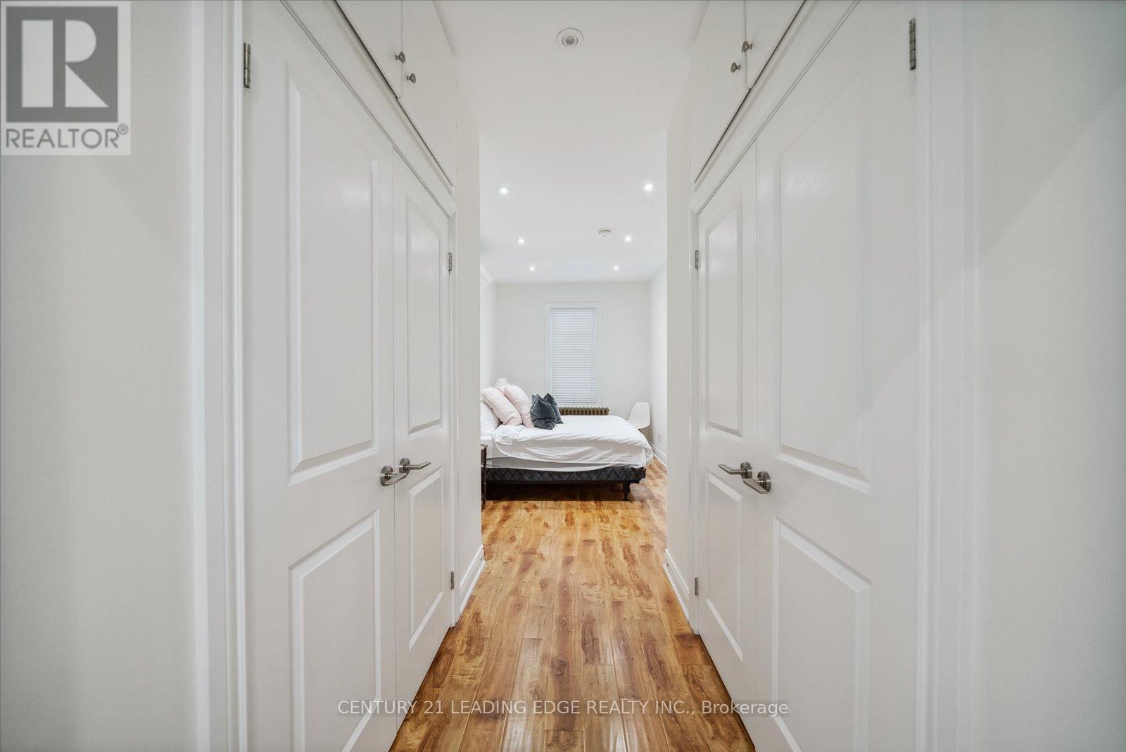 Main - 227 Clinton Street, Toronto, Ontario  M6G 2Y4 - Photo 17 - C12636886