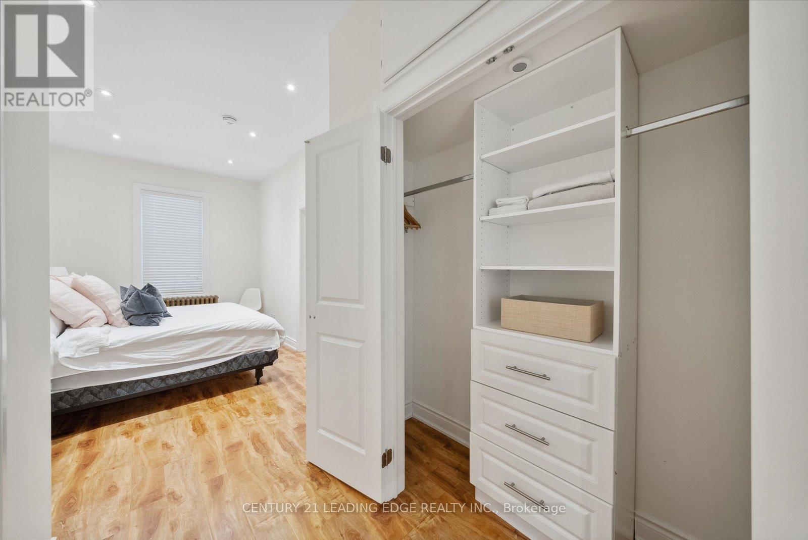 Main - 227 Clinton Street, Toronto, Ontario  M6G 2Y4 - Photo 18 - C12636886