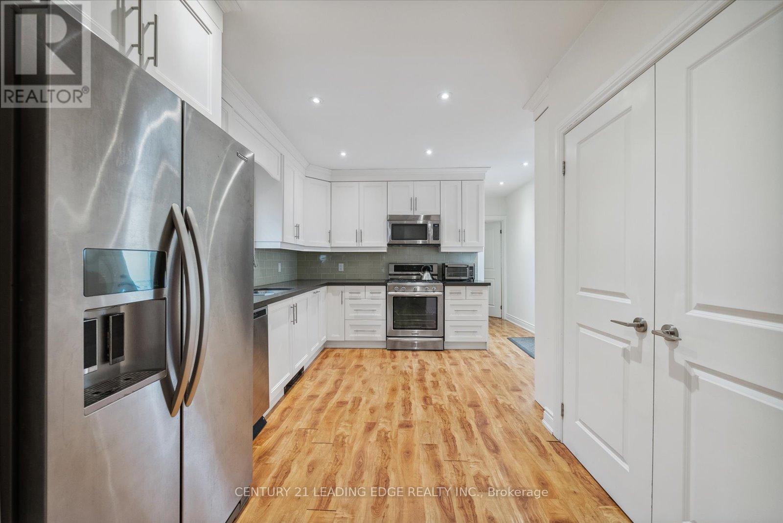 Main - 227 Clinton Street, Toronto, Ontario  M6G 2Y4 - Photo 22 - C12636886