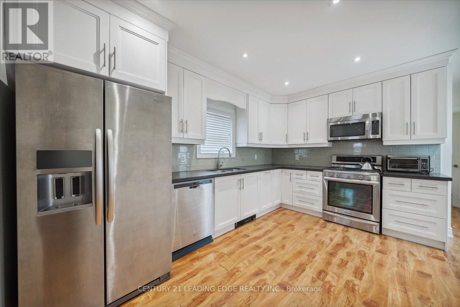 Main - 227 Clinton Street, Toronto, Ontario  M6G 2Y4 - Photo 23 - C12636886