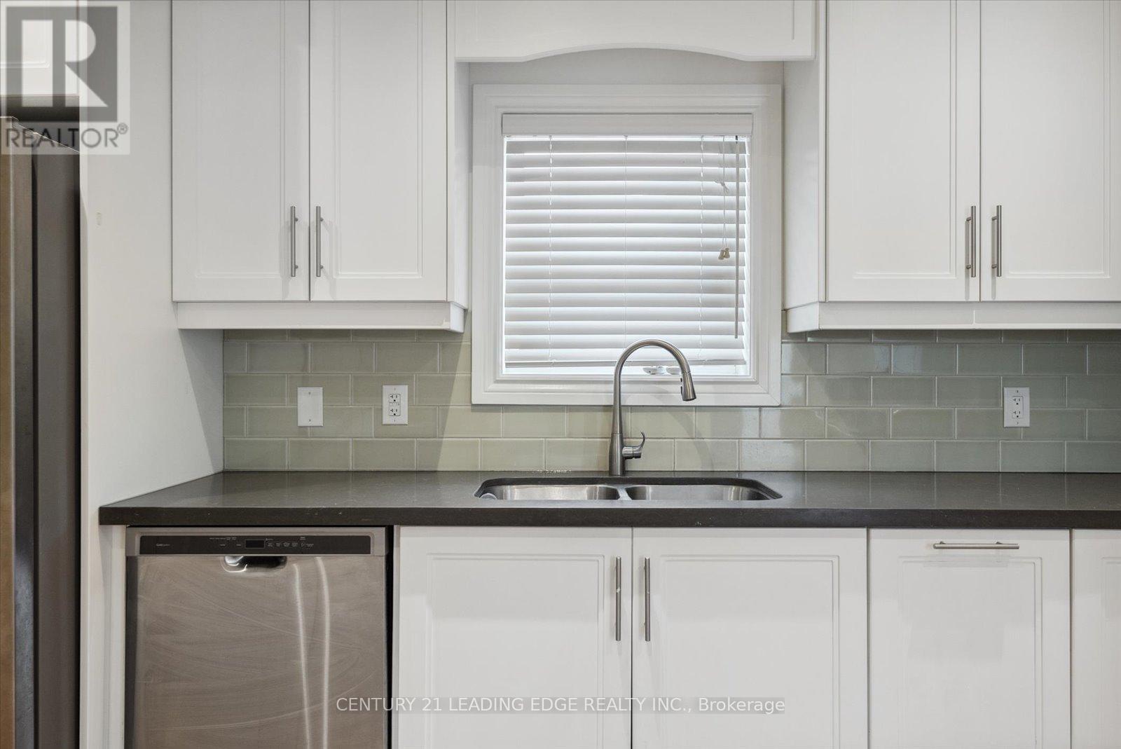 Main - 227 Clinton Street, Toronto, Ontario  M6G 2Y4 - Photo 25 - C12636886