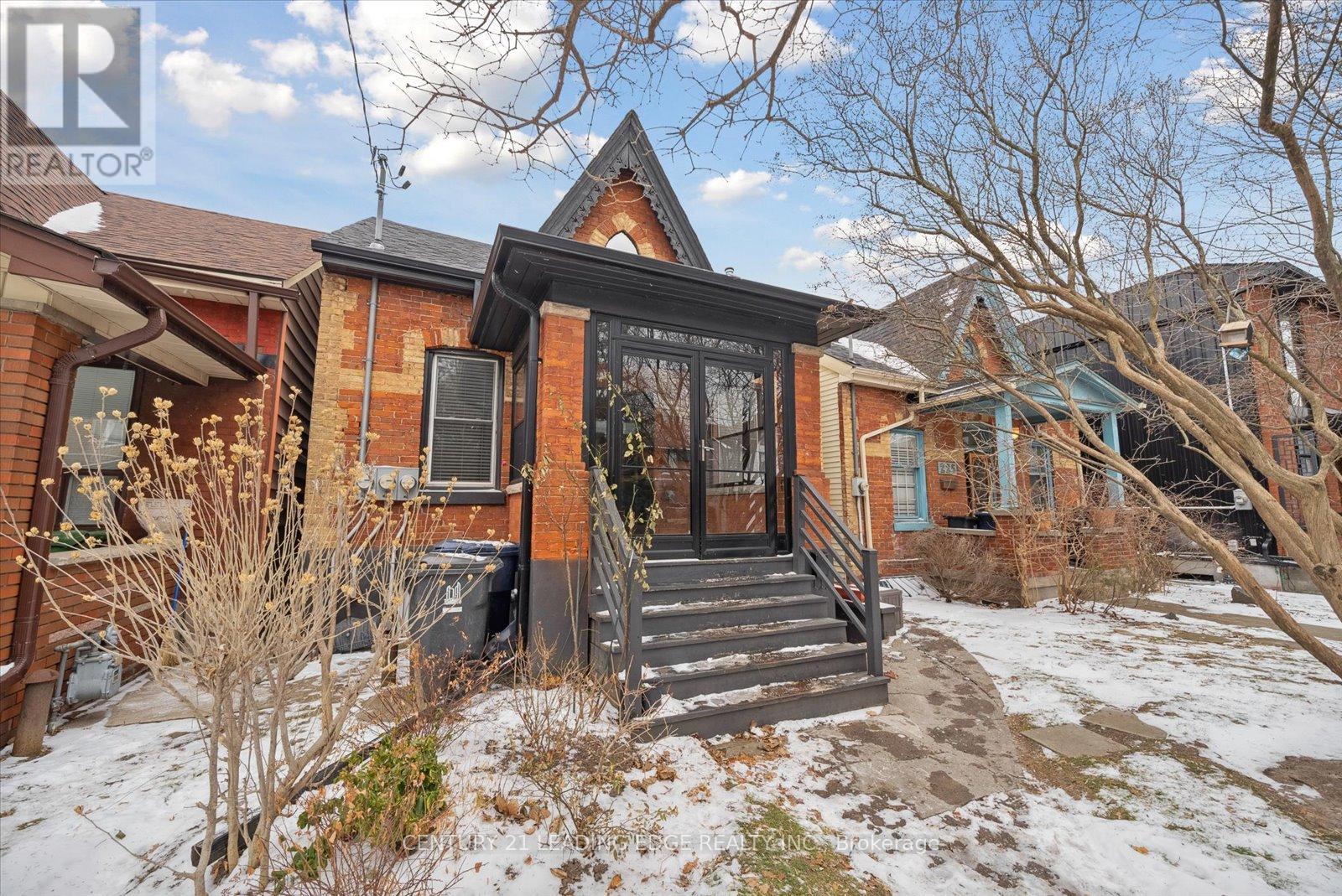 Main - 227 Clinton Street, Toronto, Ontario  M6G 2Y4 - Photo 3 - C12636886