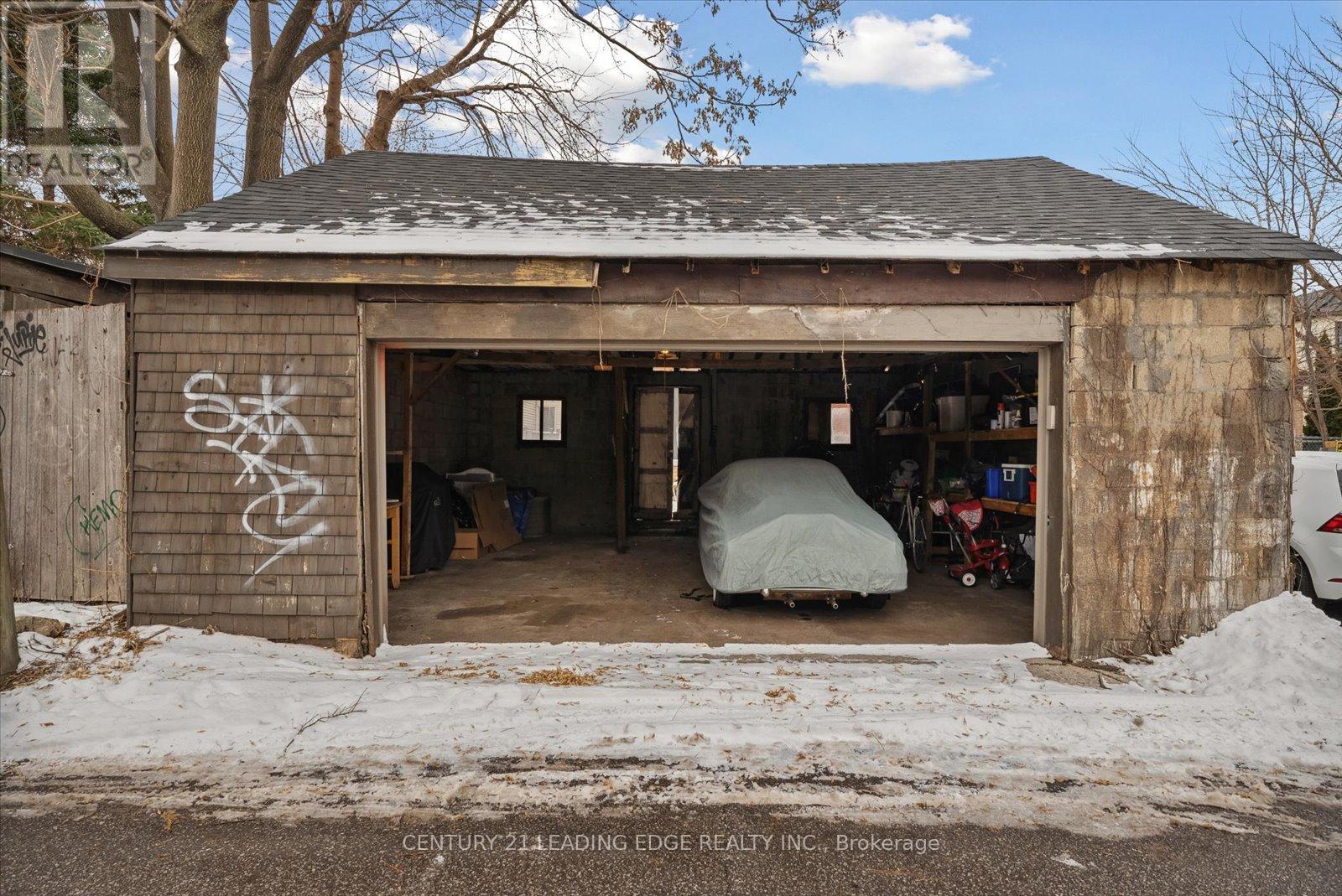 Main - 227 Clinton Street, Toronto, Ontario  M6G 2Y4 - Photo 37 - C12636886