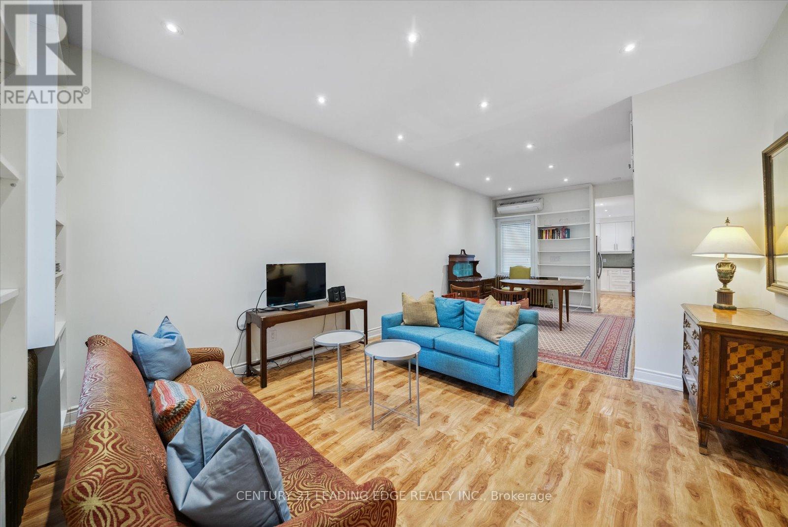 Main - 227 Clinton Street, Toronto, Ontario  M6G 2Y4 - Photo 9 - C12636886