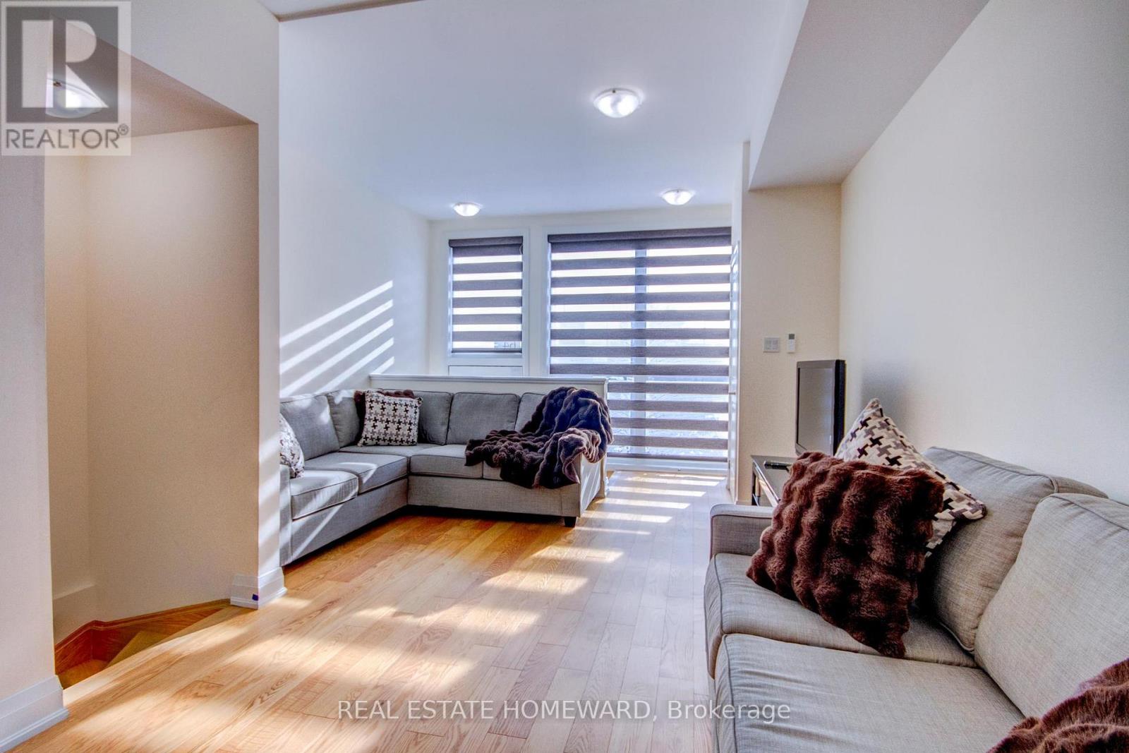 4 Curlew Drive, Toronto, Ontario M3A 0A8 - Photo 5 - C12636904