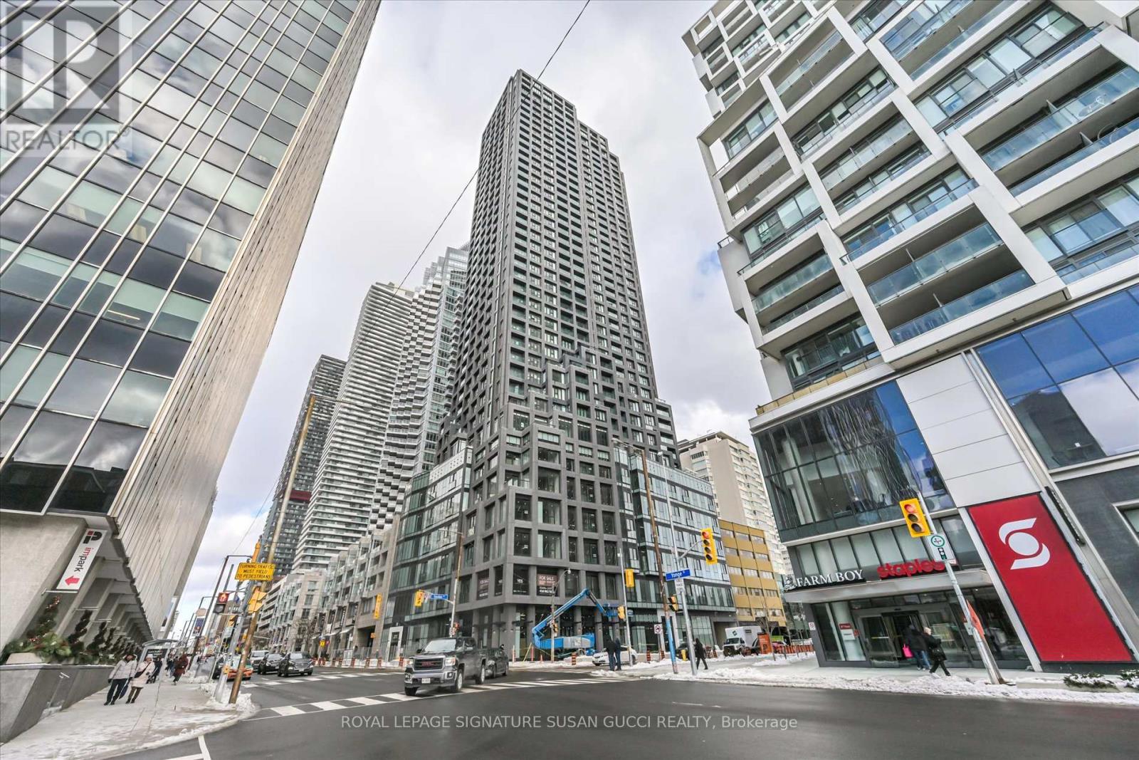 20 SOUDAN AVENUE, Toronto, Ontario