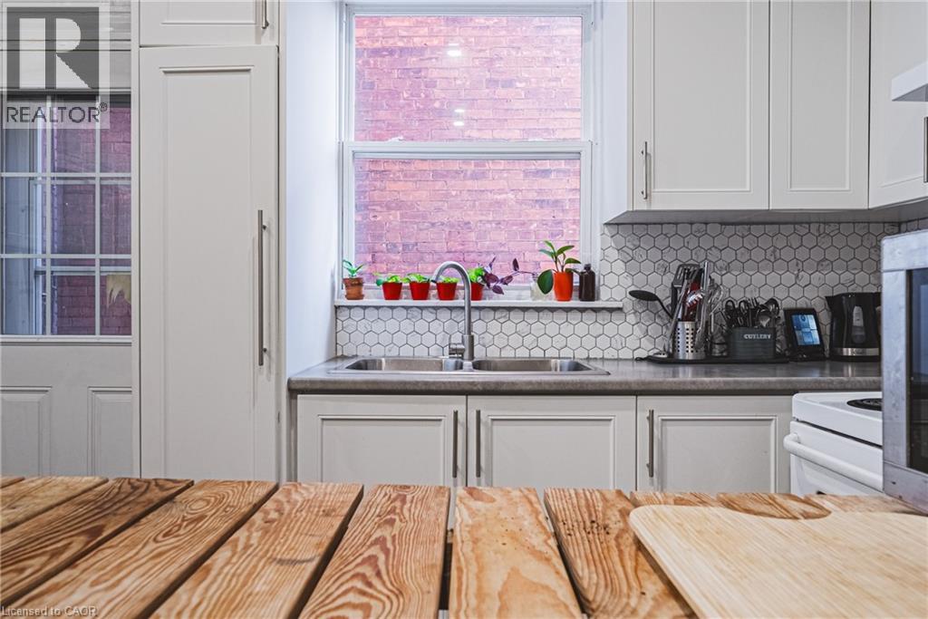 215 Mary Street, Hamilton, Ontario  L8L 4W2 - Photo 14 - 40778470