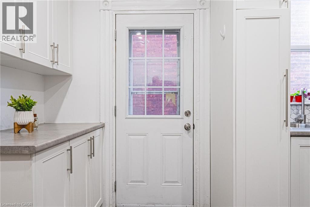 215 Mary Street, Hamilton, Ontario  L8L 4W2 - Photo 15 - 40778470