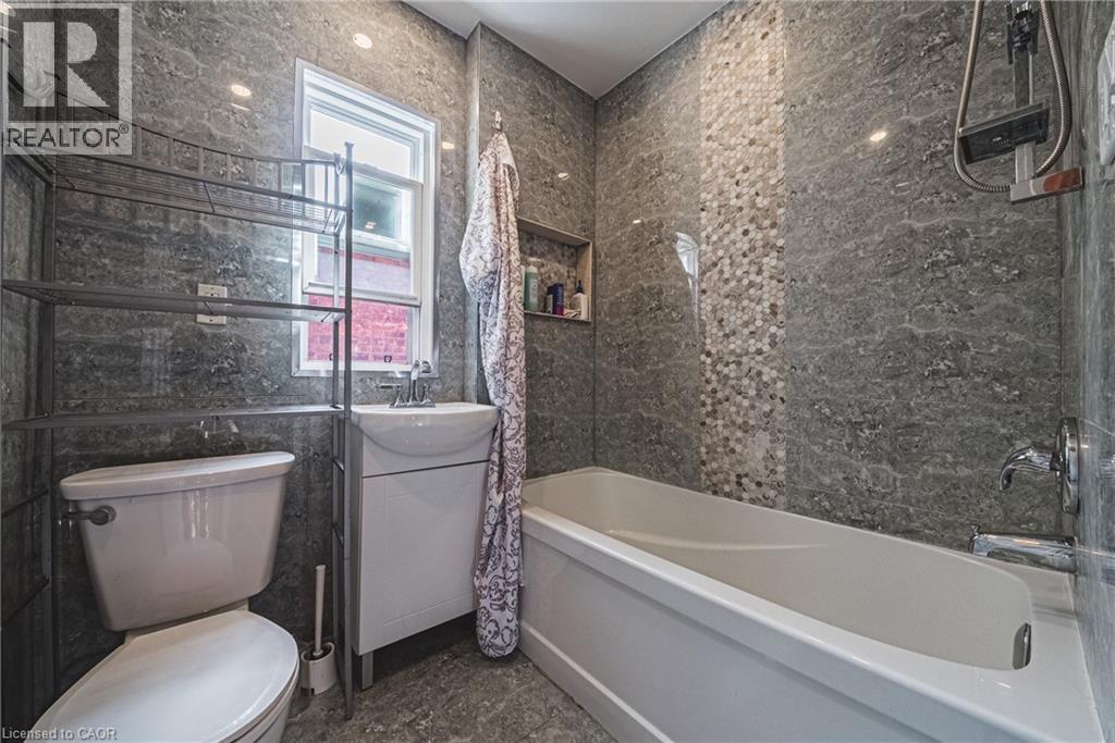 215 Mary Street, Hamilton, Ontario  L8L 4W2 - Photo 22 - 40778470