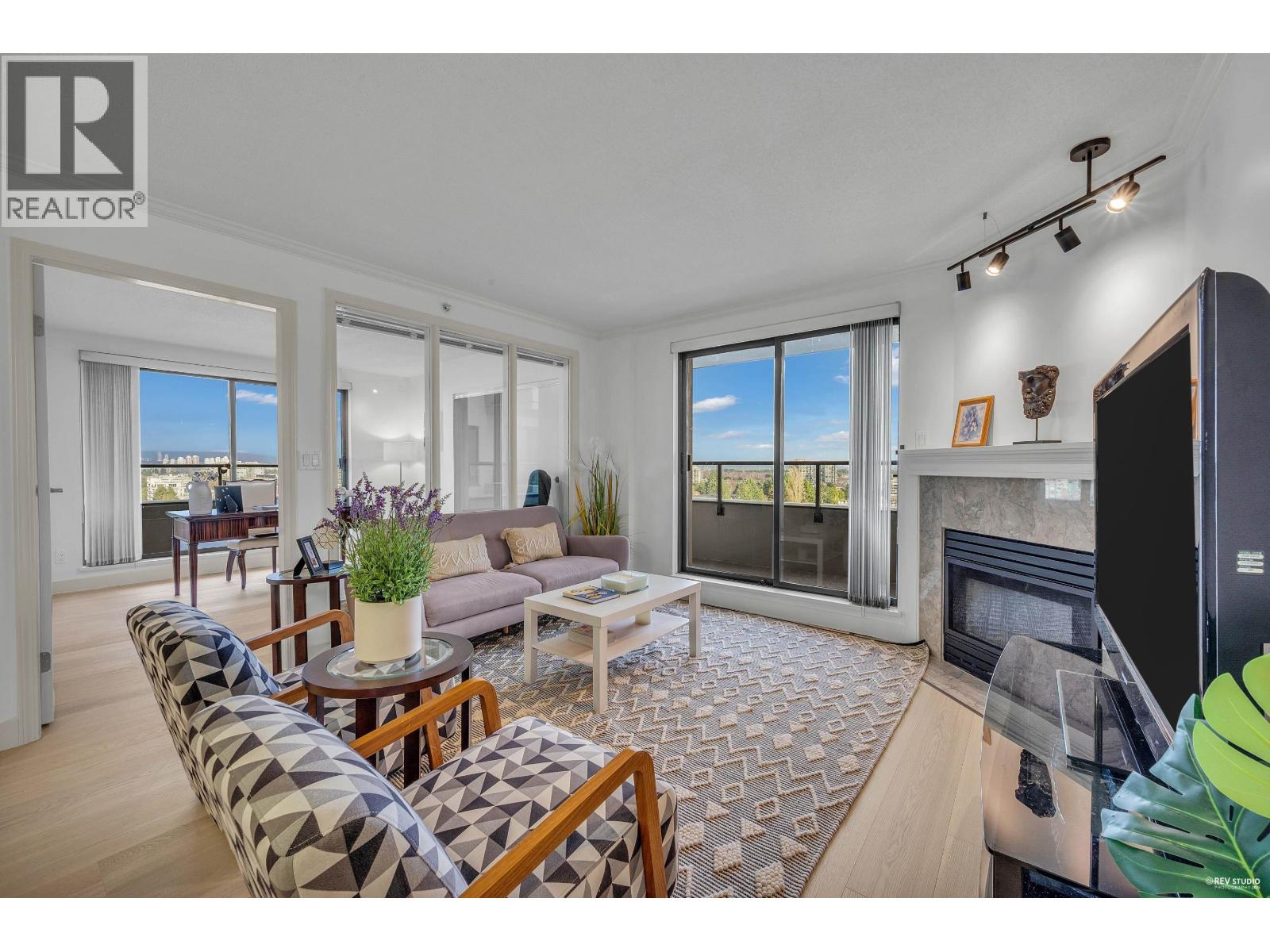 1503 6611 Cooney Road, Richmond, British Columbia  V6Y 4C5 - Photo 1 - R3074083