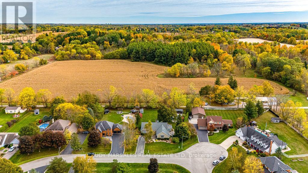 20 Meander Close, Hamilton, Ontario  L0R 1H1 - Photo 47 - X12466470