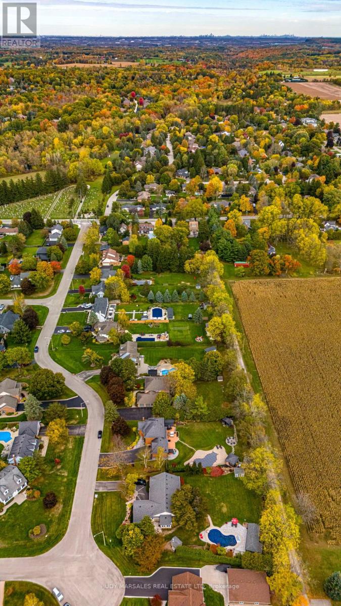 20 Meander Close, Hamilton, Ontario  L0R 1H1 - Photo 49 - X12466470