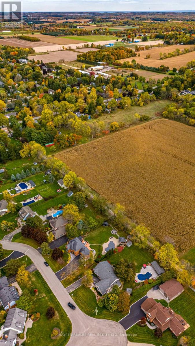 20 Meander Close, Hamilton, Ontario  L0R 1H1 - Photo 48 - X12466470