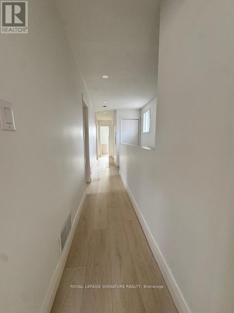 Upper - 115 Torrens Avenue, Toronto, Ontario  M4J 2P6 - Photo 12 - E12636912