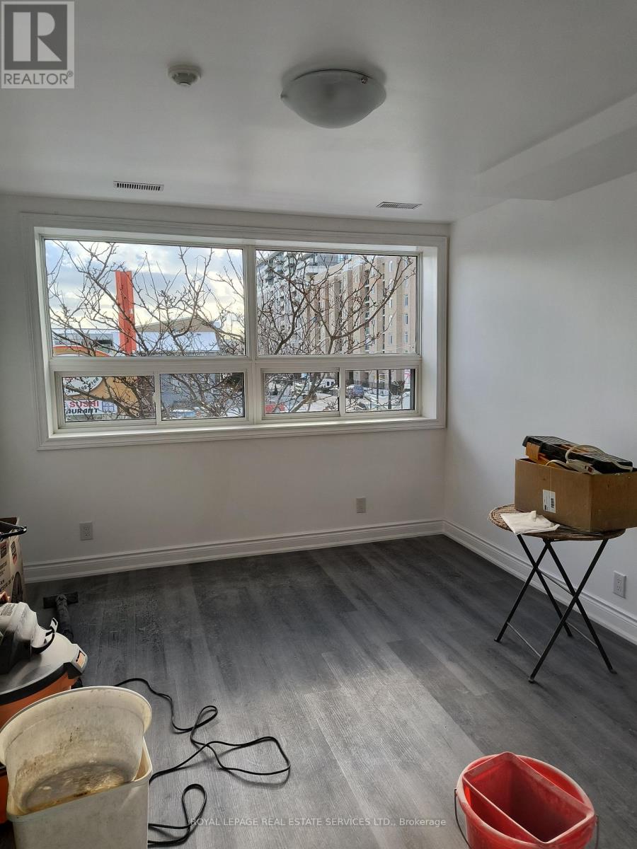 202 - 2820 Danforth Avenue, Toronto, Ontario  M4C 1M1 - Photo 2 - E12636954