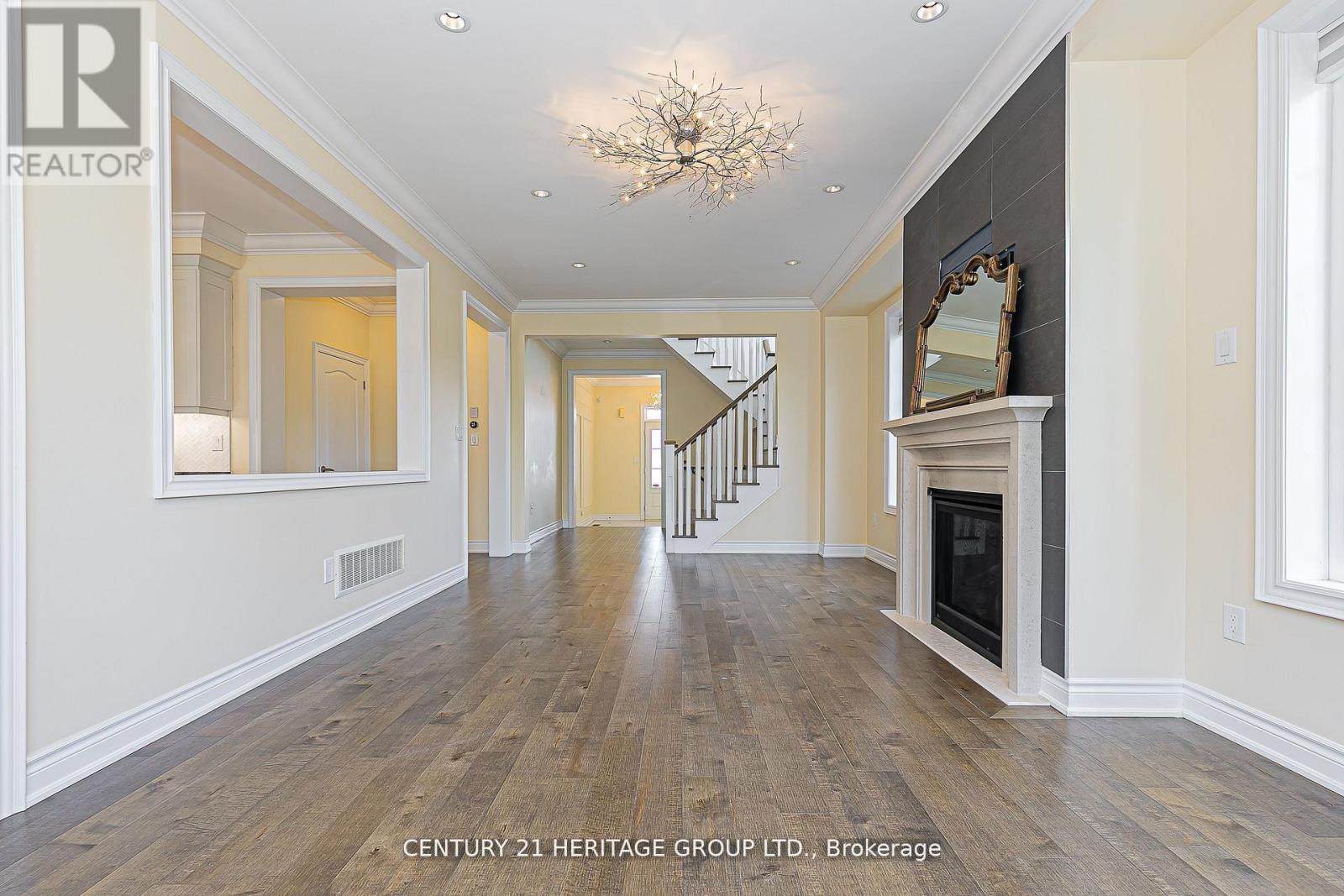 2 Roy Harper Avenue, Aurora, Ontario  L4G 0V4 - Photo 11 - N12636940