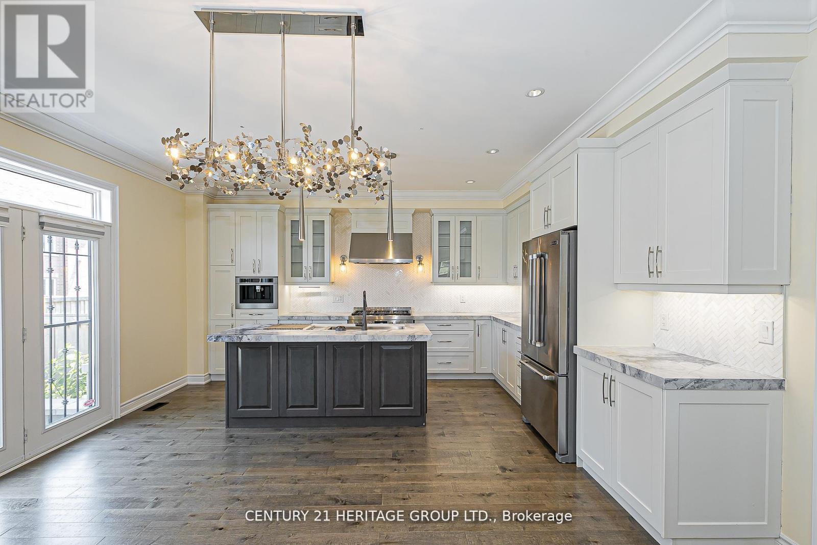 2 Roy Harper Avenue, Aurora, Ontario  L4G 0V4 - Photo 12 - N12636940