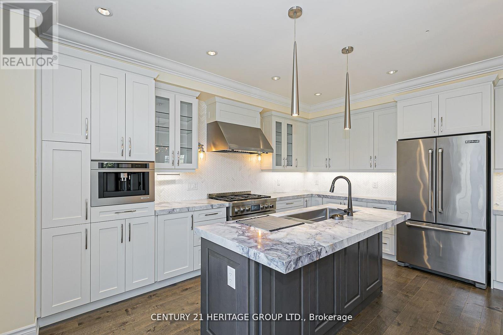 2 Roy Harper Avenue, Aurora, Ontario  L4G 0V4 - Photo 13 - N12636940