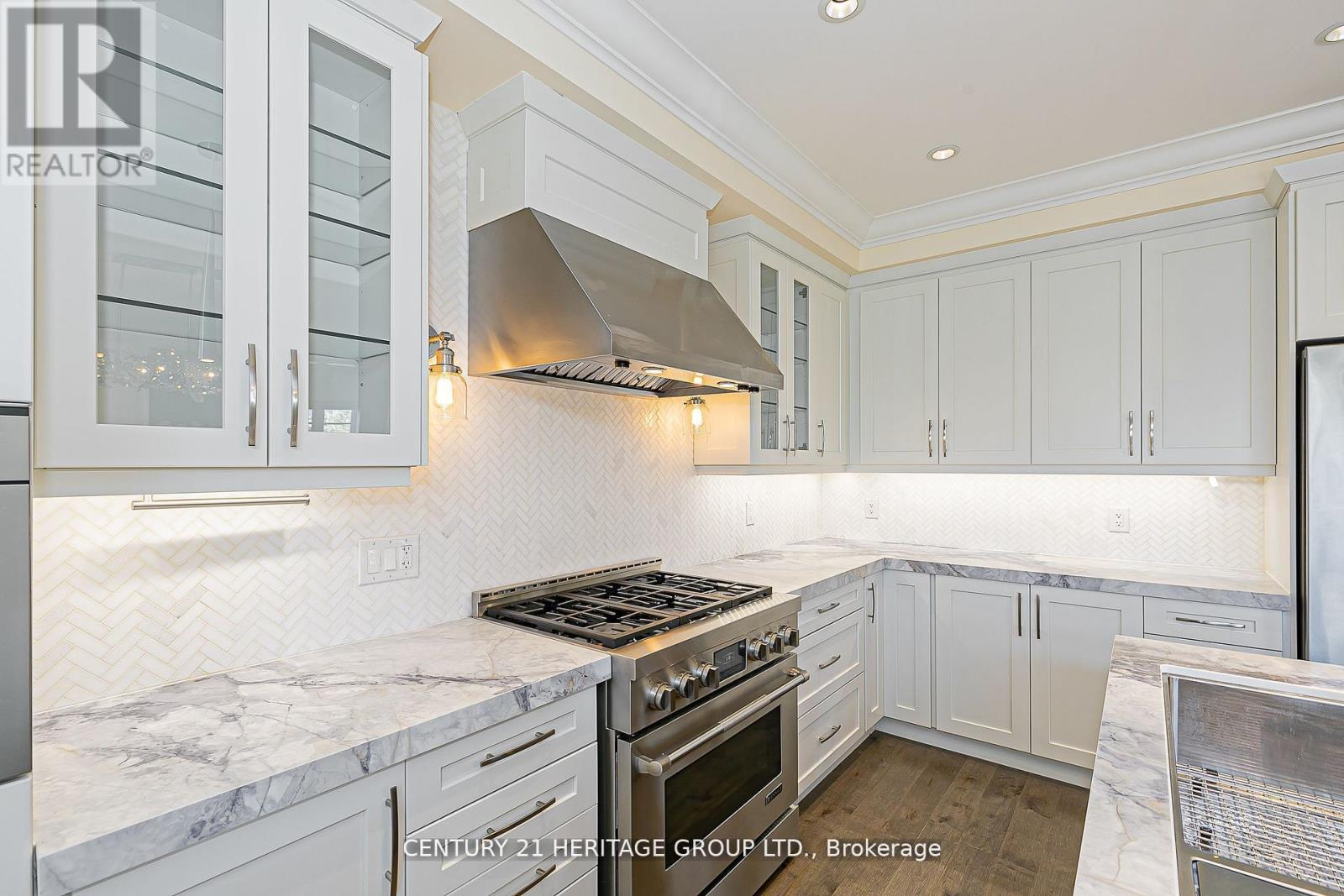 2 Roy Harper Avenue, Aurora, Ontario  L4G 0V4 - Photo 14 - N12636940