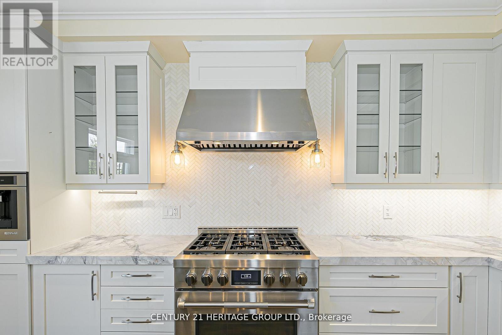 2 Roy Harper Avenue, Aurora, Ontario  L4G 0V4 - Photo 15 - N12636940