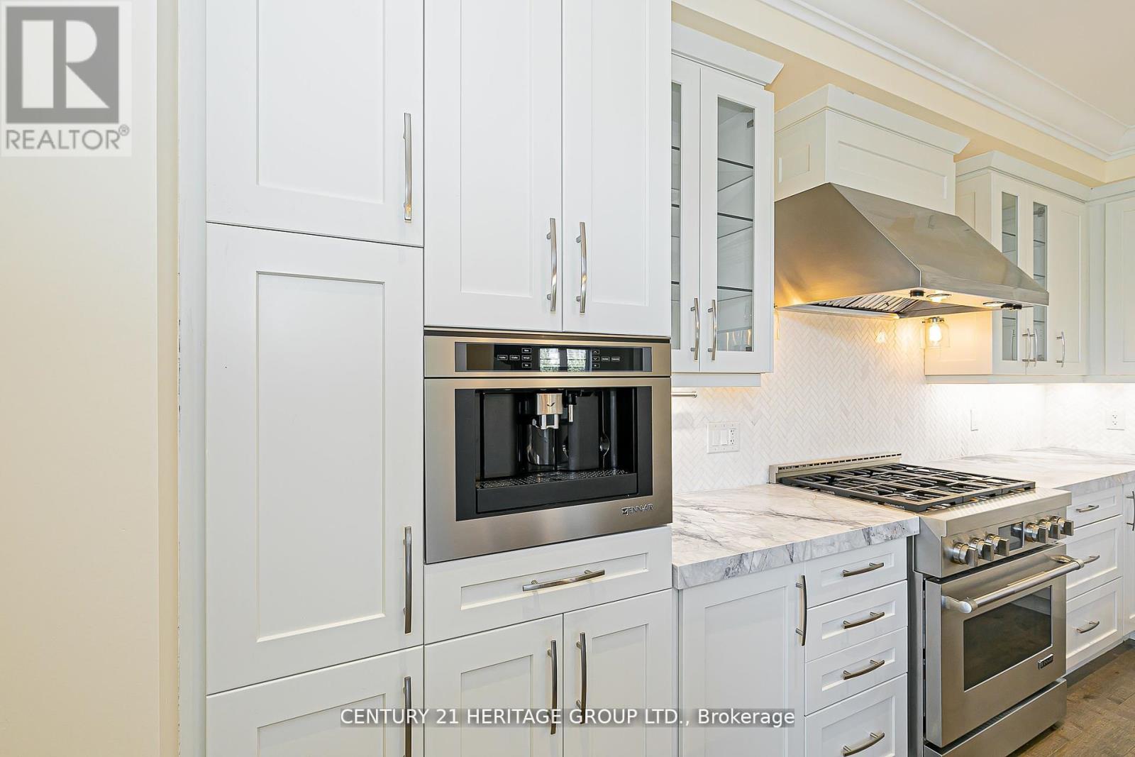 2 Roy Harper Avenue, Aurora, Ontario  L4G 0V4 - Photo 16 - N12636940