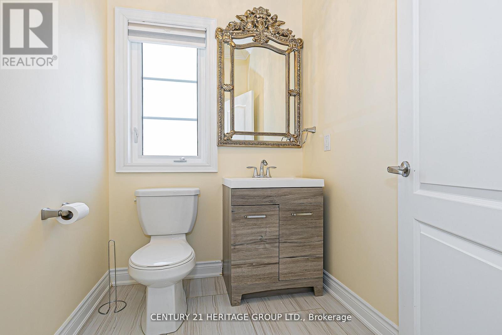 2 Roy Harper Avenue, Aurora, Ontario  L4G 0V4 - Photo 17 - N12636940