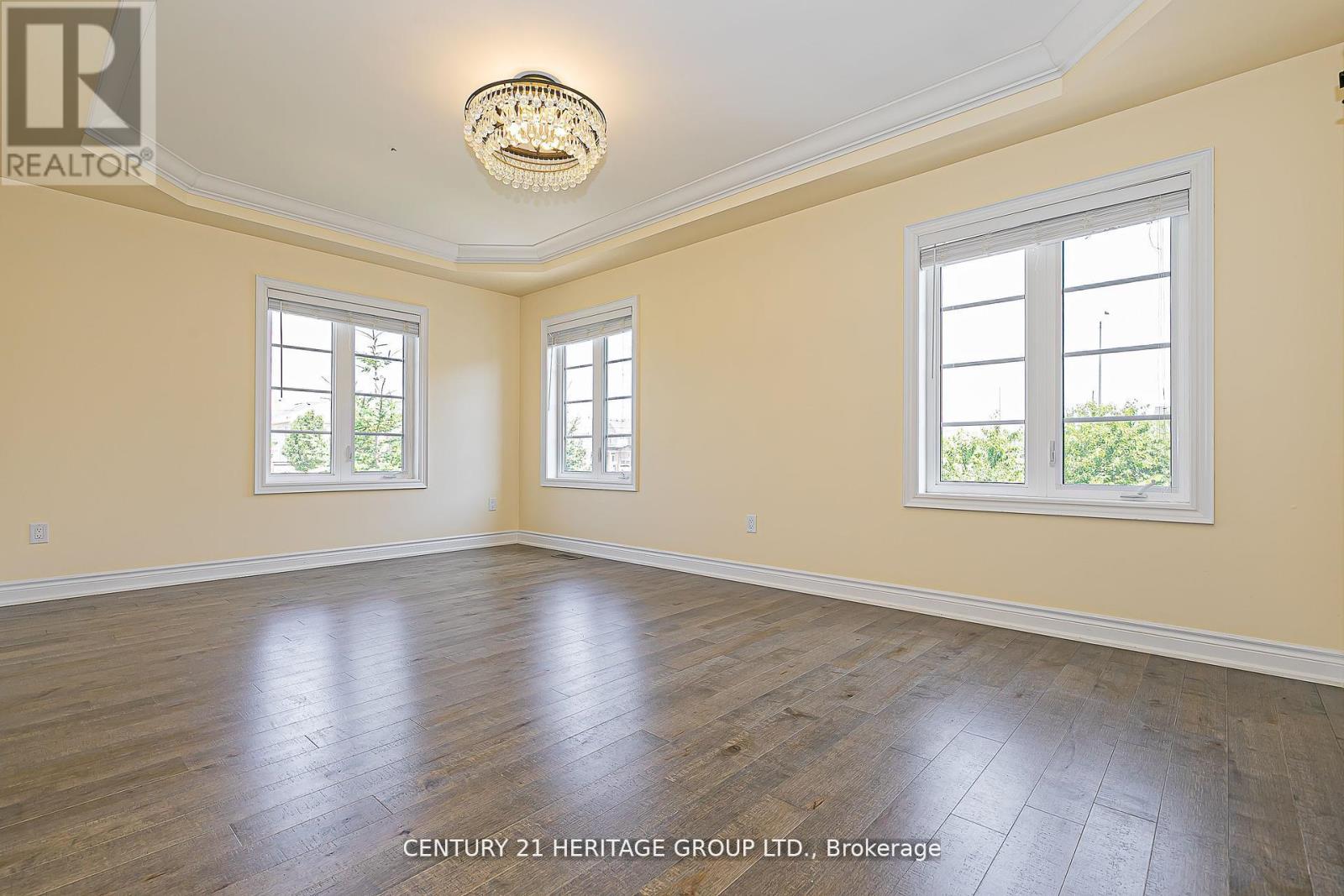 2 Roy Harper Avenue, Aurora, Ontario  L4G 0V4 - Photo 18 - N12636940