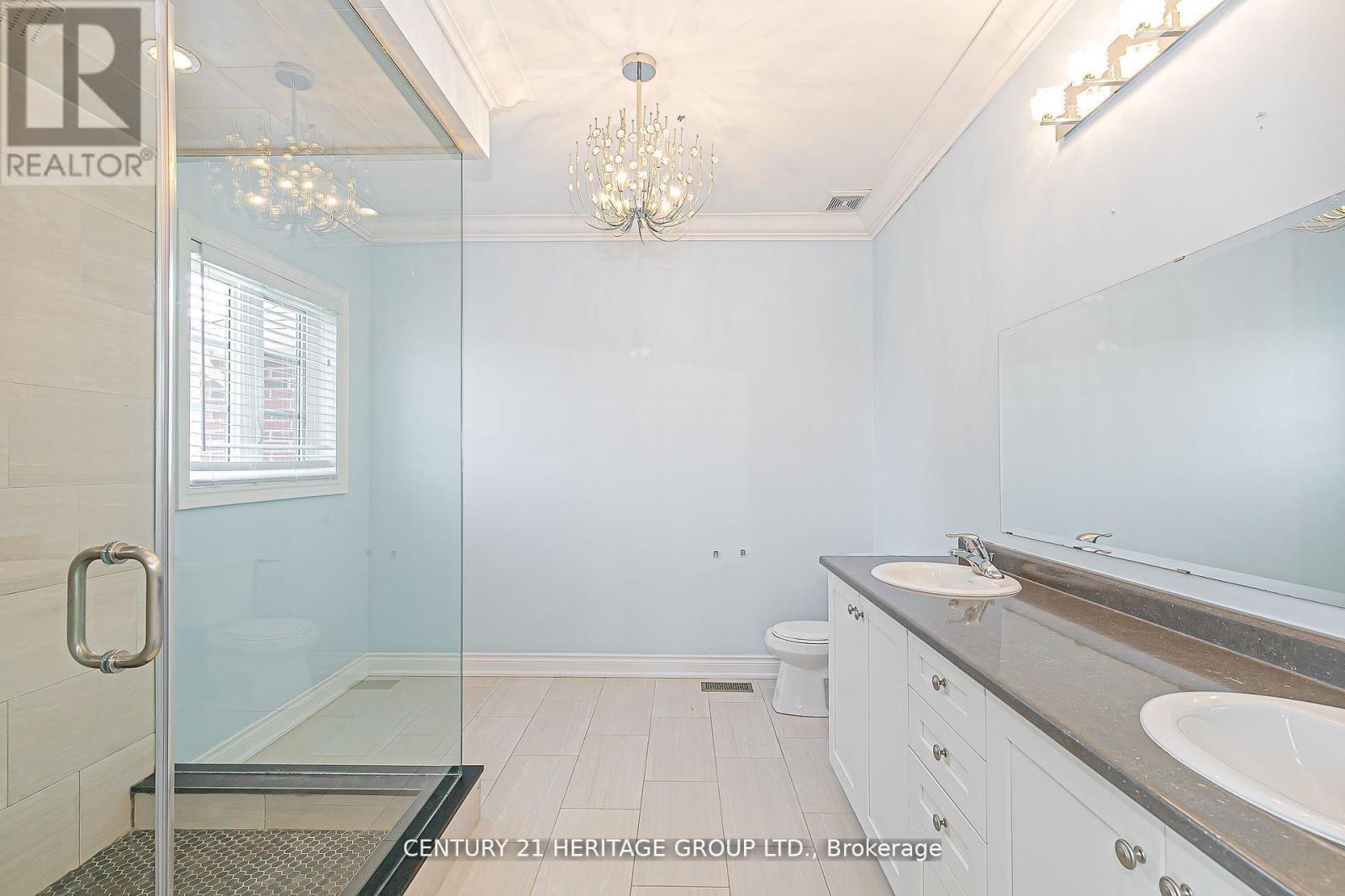 2 Roy Harper Avenue, Aurora, Ontario  L4G 0V4 - Photo 20 - N12636940