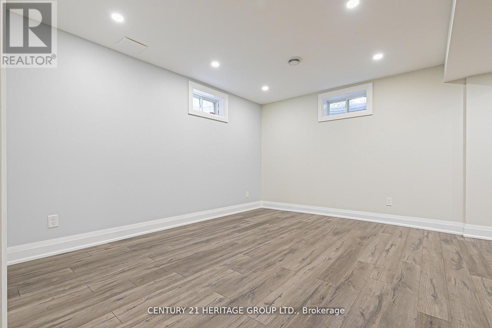 2 Roy Harper Avenue, Aurora, Ontario  L4G 0V4 - Photo 30 - N12636940