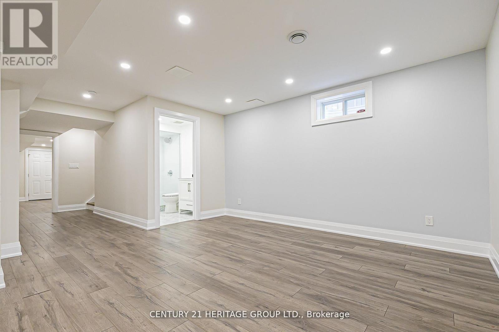 2 Roy Harper Avenue, Aurora, Ontario  L4G 0V4 - Photo 31 - N12636940