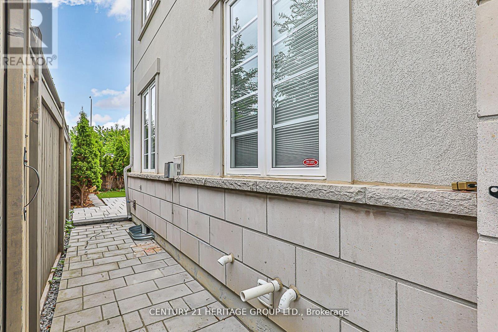 2 Roy Harper Avenue, Aurora, Ontario  L4G 0V4 - Photo 45 - N12636940