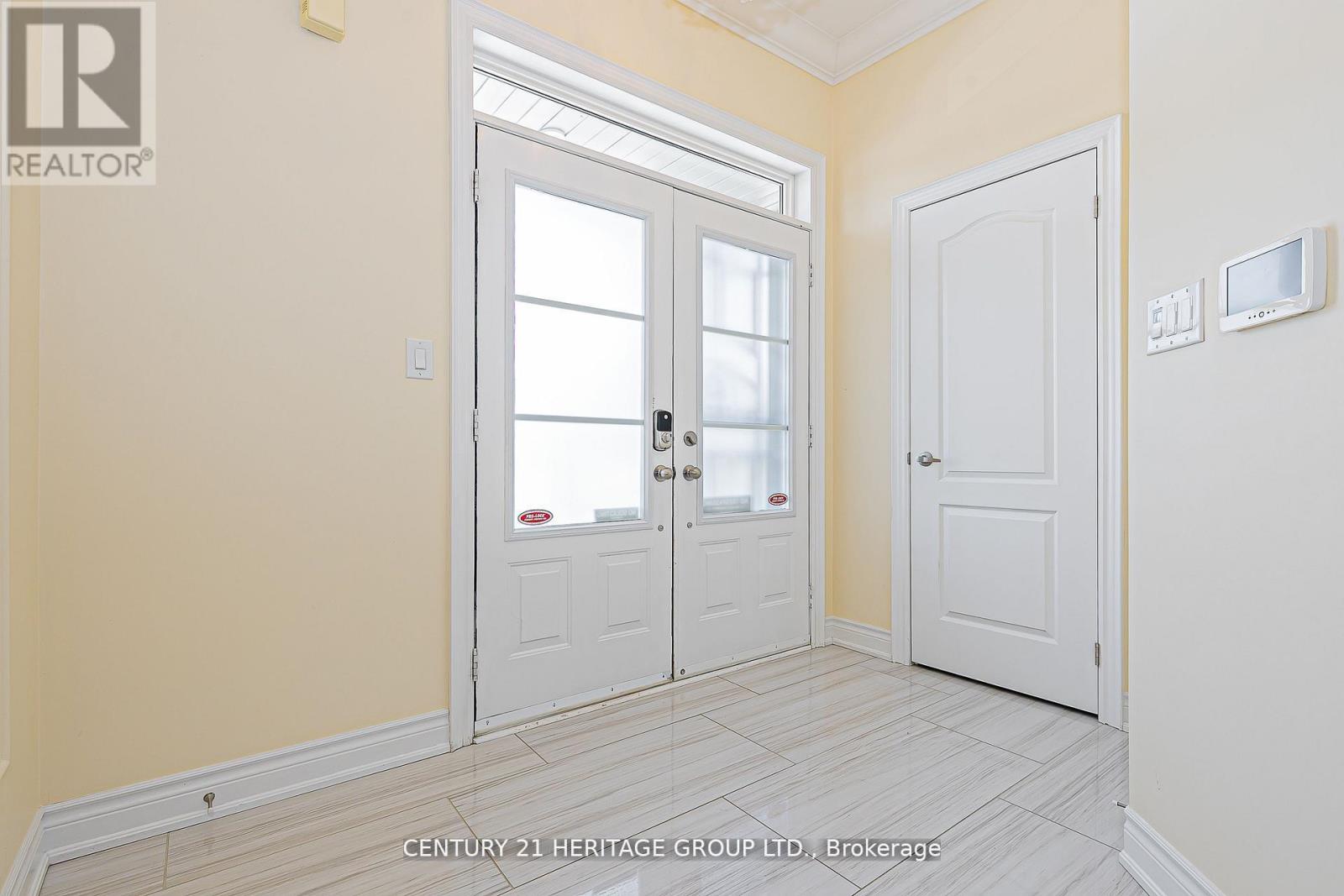 2 Roy Harper Avenue, Aurora, Ontario  L4G 0V4 - Photo 7 - N12636940