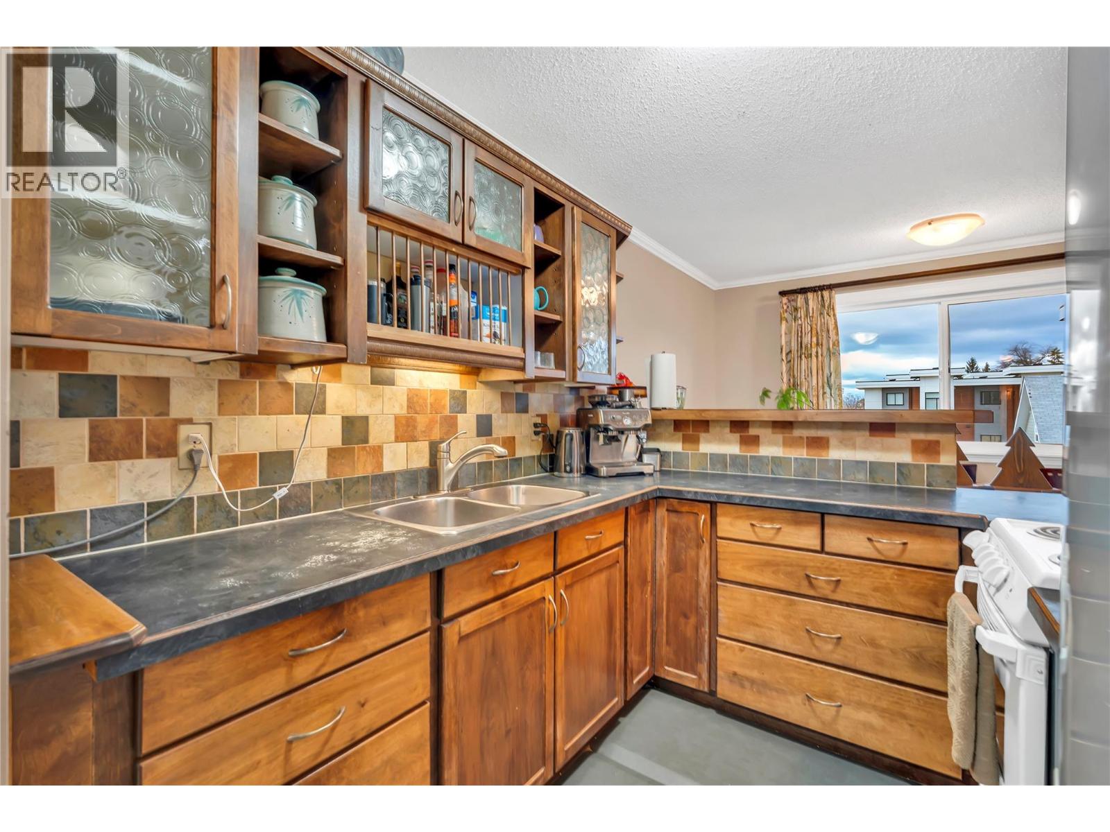 803 Fairview Road Unit# 312, Penticton, British Columbia  V2A 5Y7 - Photo 7 - 10371242