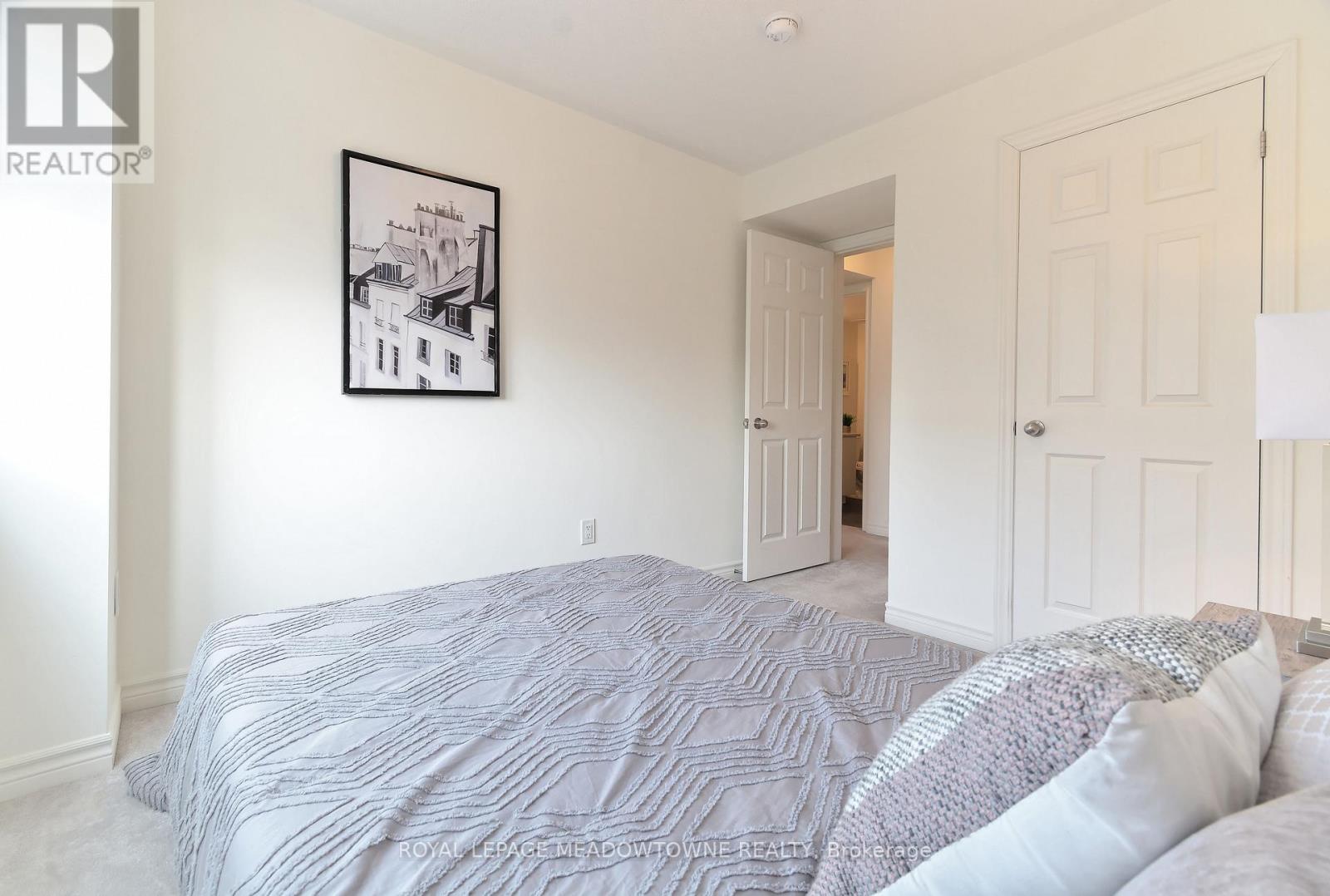 1704 - 2420 Baronwood Drive, Oakville, Ontario  L6M 0J7 - Photo 15 - W12636918