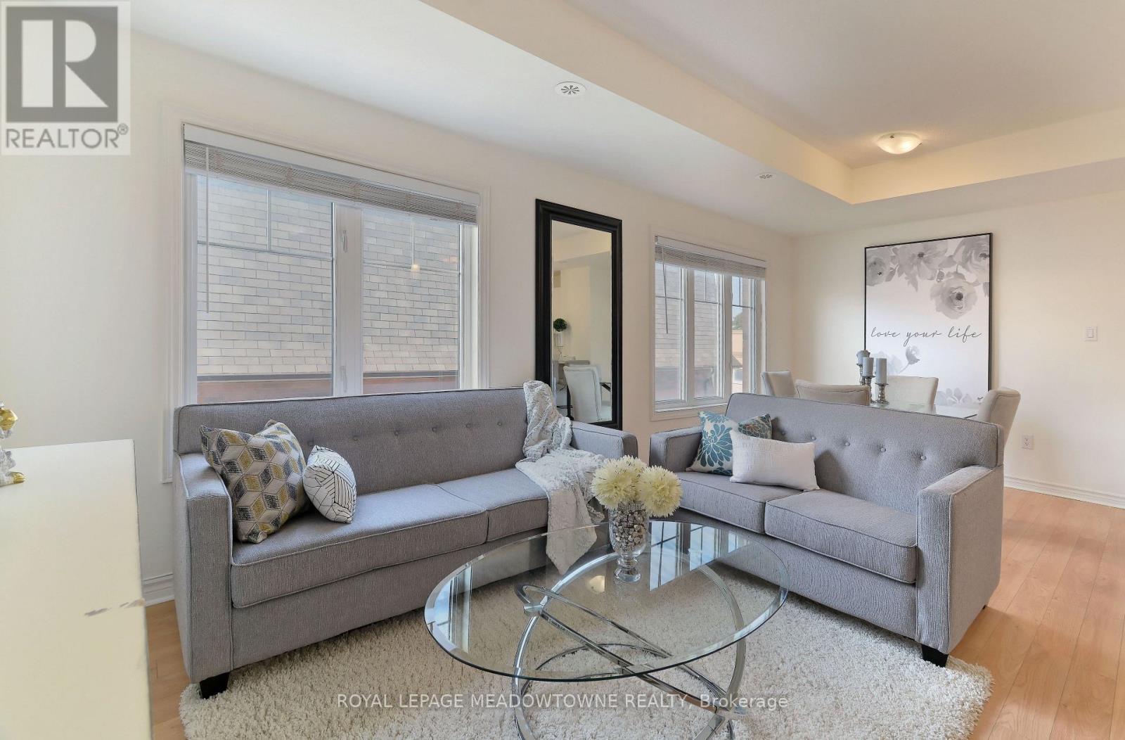 1704 - 2420 Baronwood Drive, Oakville, Ontario  L6M 0J7 - Photo 5 - W12636918