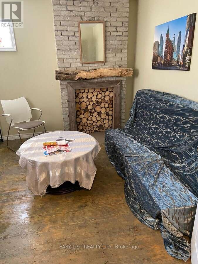 10 Fairbank Avenue, Toronto, Ontario  M6E 3Y4 - Photo 12 - W12636928