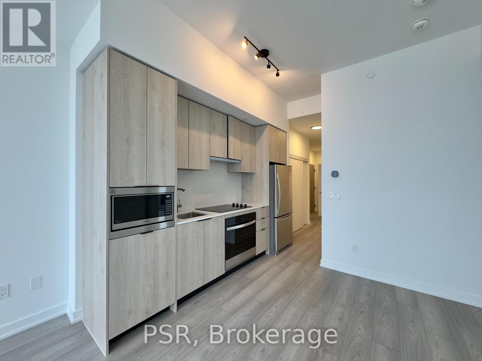 915 - 1007 THE QUEENSWAY, Toronto, Ontario